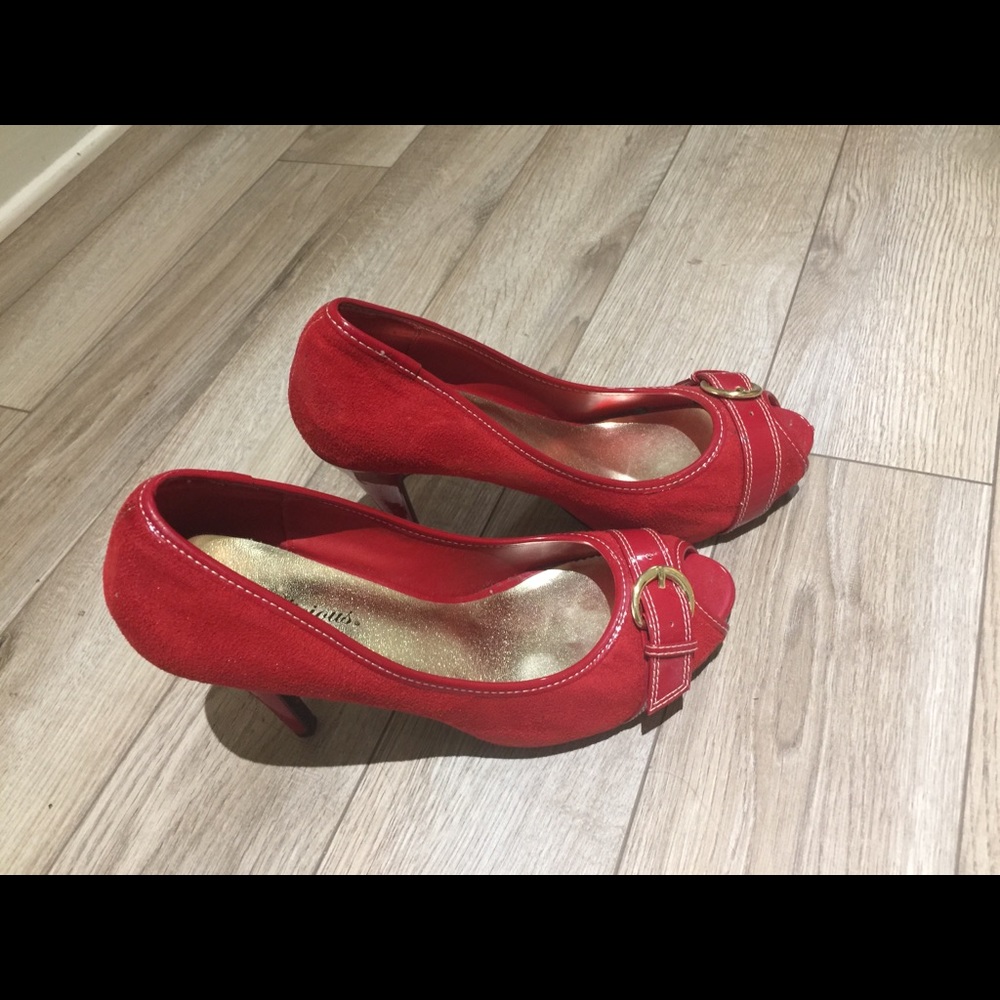 Shoes size 9 - Picture 2 of 8
